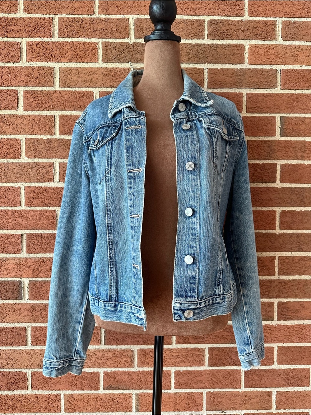 Vintage GAP Women's Light Blue Denim Jean Jacket, M